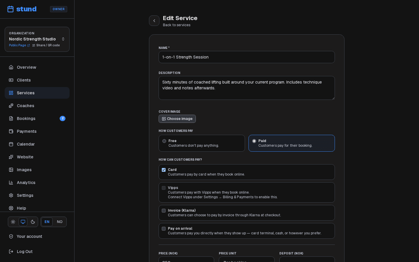 The service editor with fields for name, description, duration, payment methods and approval mode.