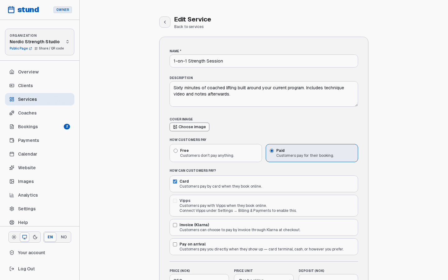 The service editor with fields for name, description, duration, payment methods and approval mode.